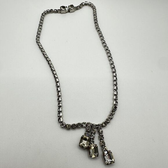 SALE Vintage 15” rhinestone necklace! - Picture 11 of 13